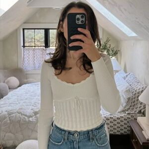 ARITZIA NWT Soloist Black Sweater L